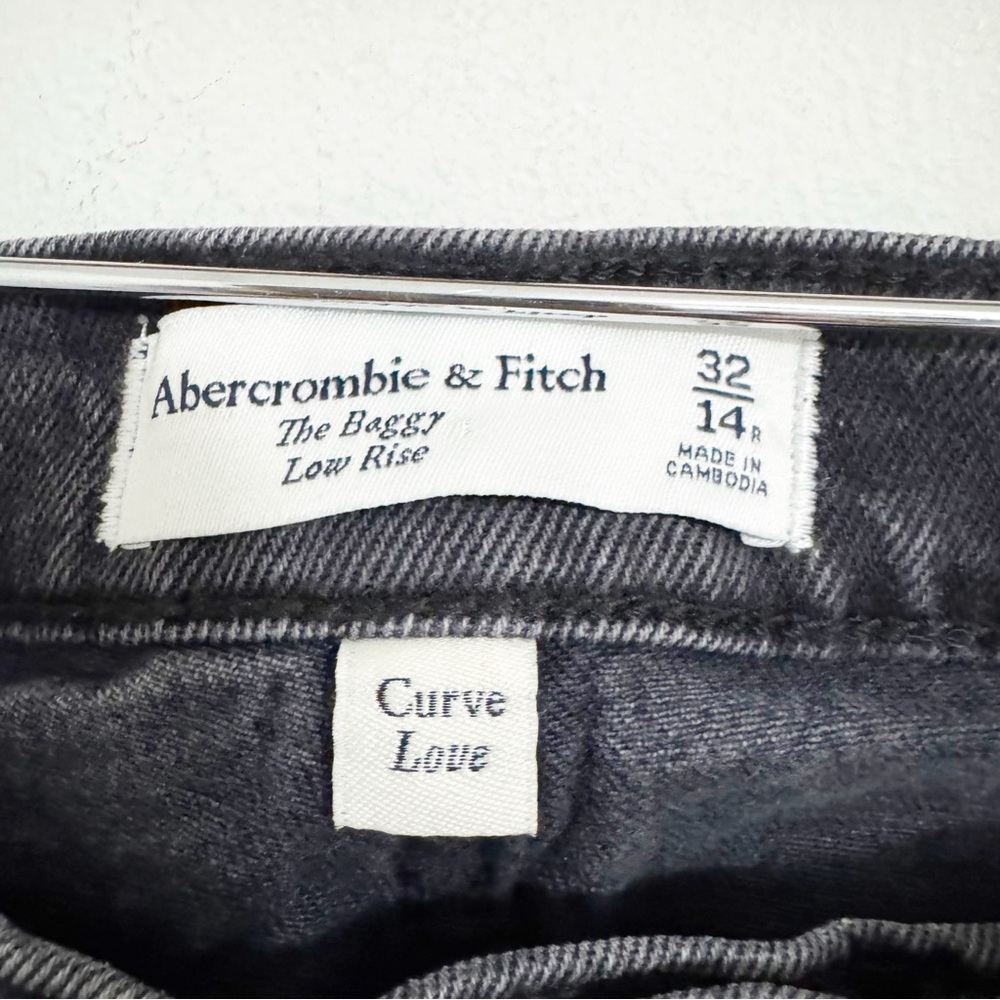 Abercrombie & Fitch The Baggy Low Rise Curve Love Black Jeans NWT Size 32 - Picture 5 of 11